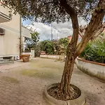 Guesthost - Tina! * Viareggio