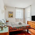 Apartment Guesthost - Tina! *